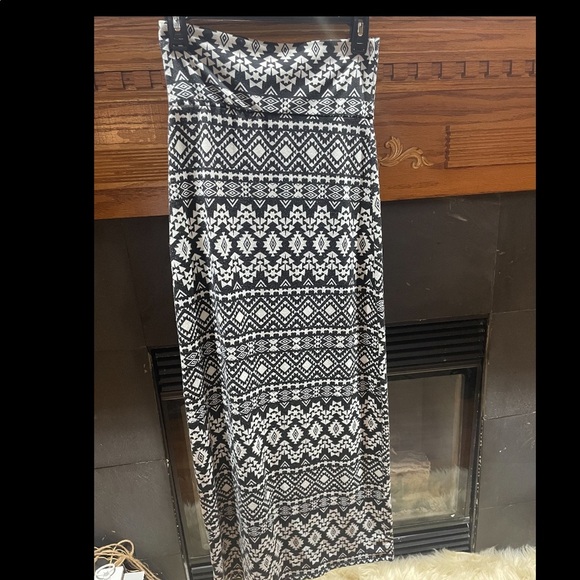 Skirt - Picture 1 of 8
